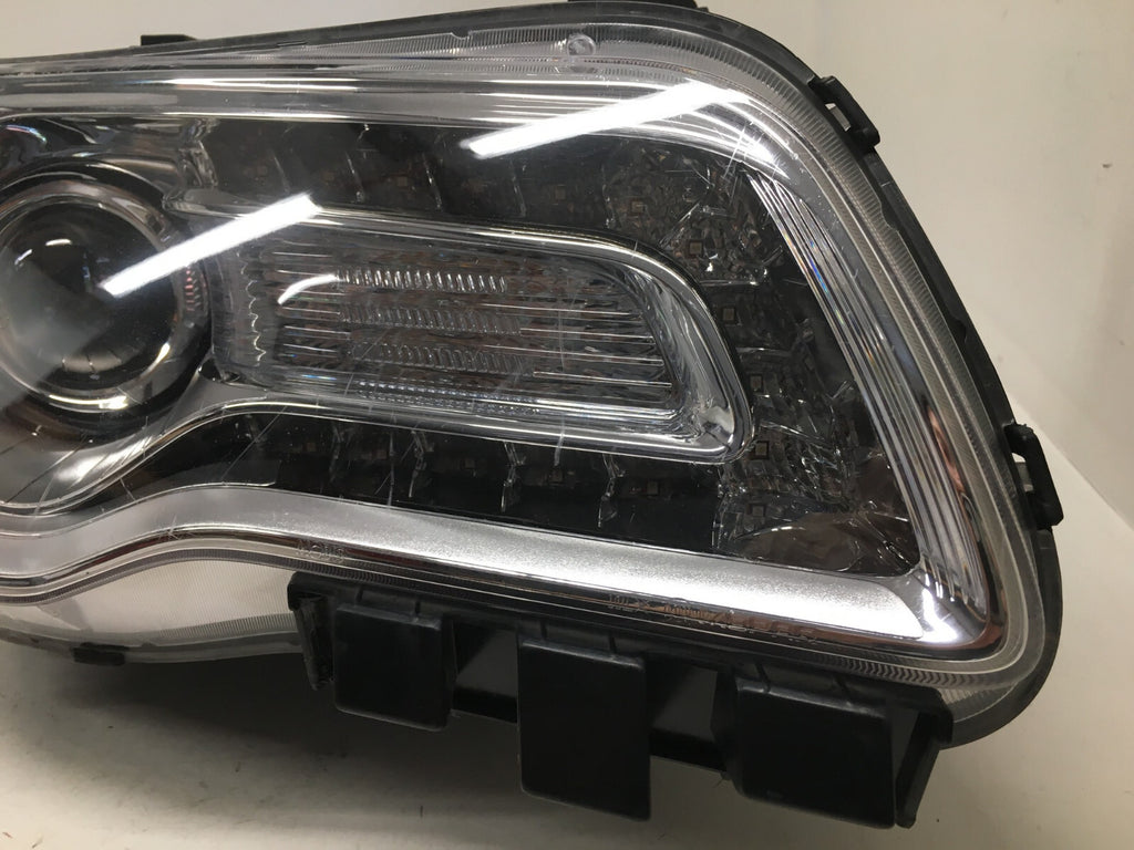 Halogen Led Headlight Damaged RH Passenger Chrysler 2011-2014 BAM92153000 OEM