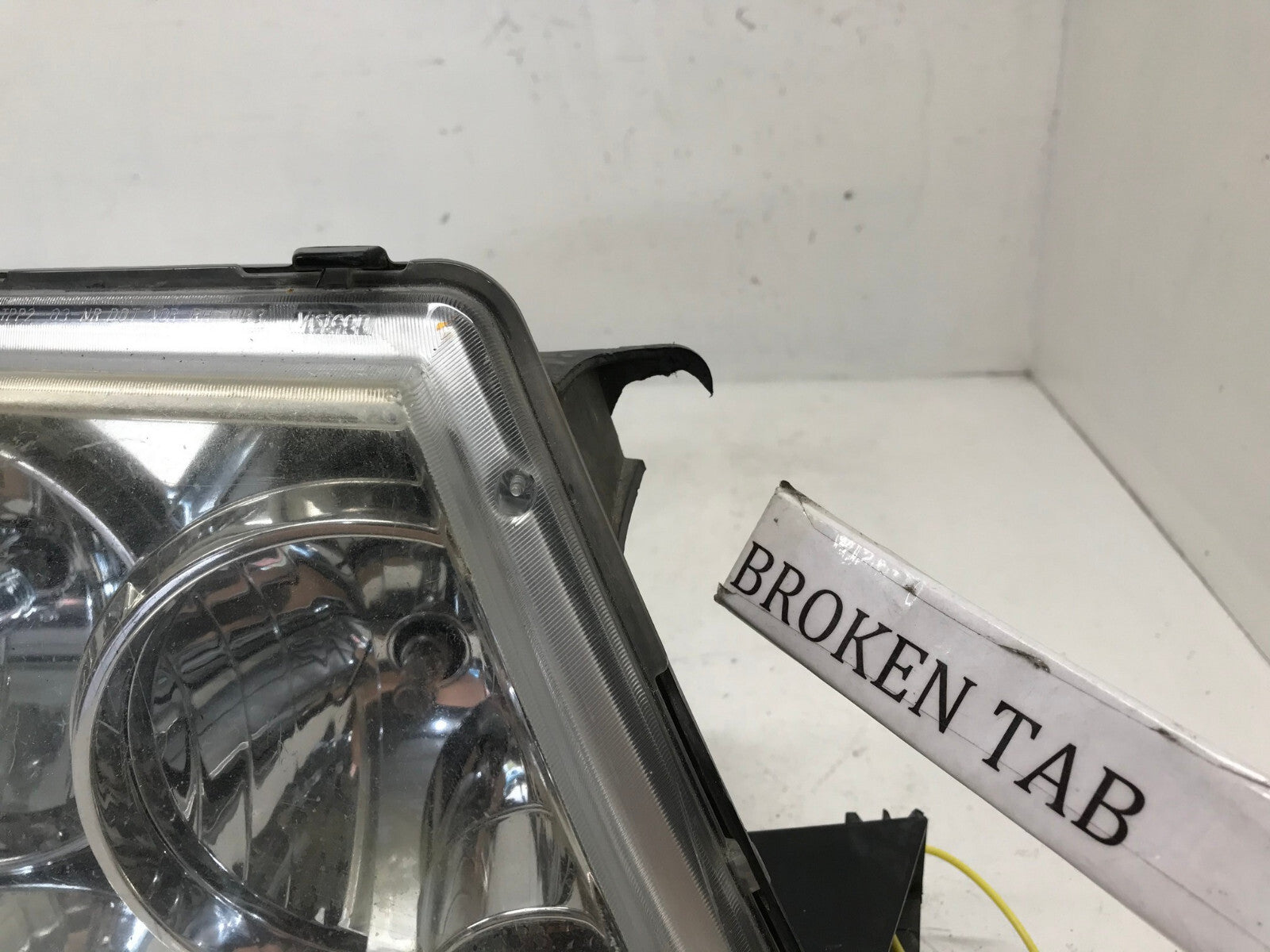 Headlight Damaged Passenger Right RH lincoln Navigator 03-06 331-1189R-ASN OEM
