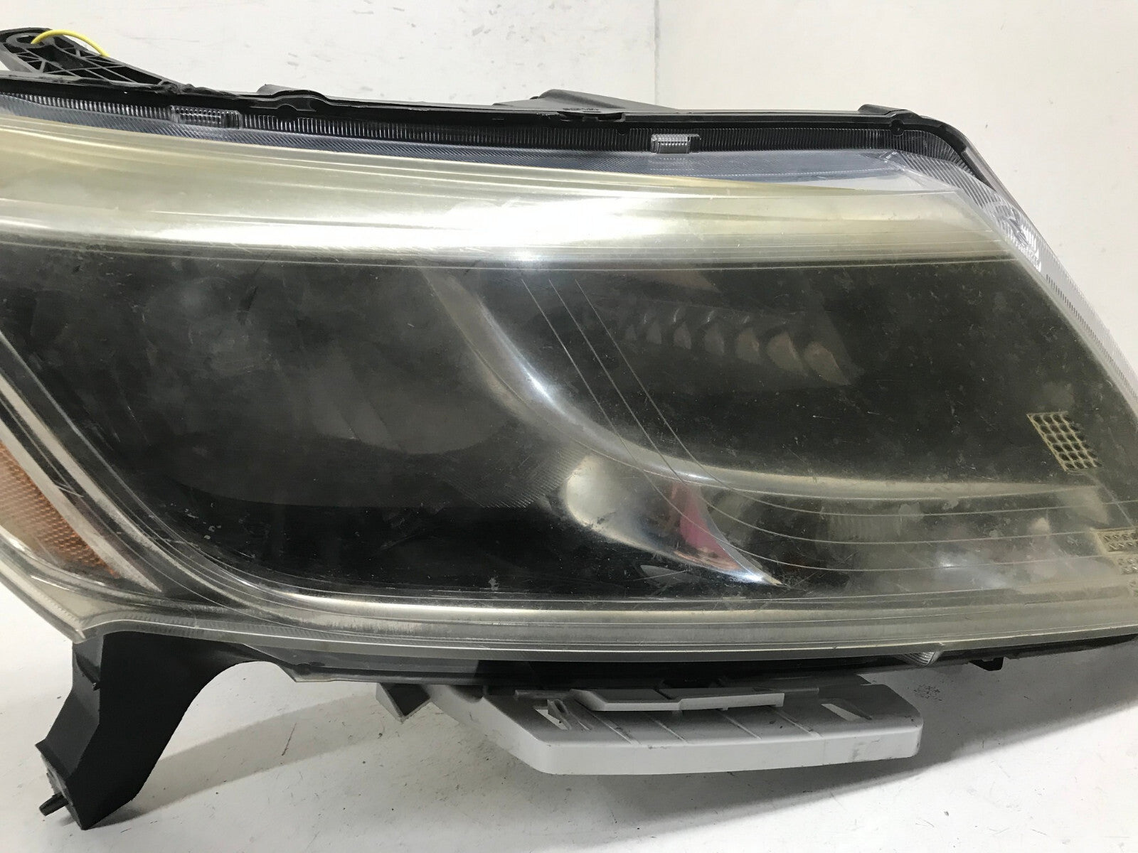 Headlight Damaged Right RH Passenger 2013-2016 Nissan Pathfinder 260103KA0B OEM