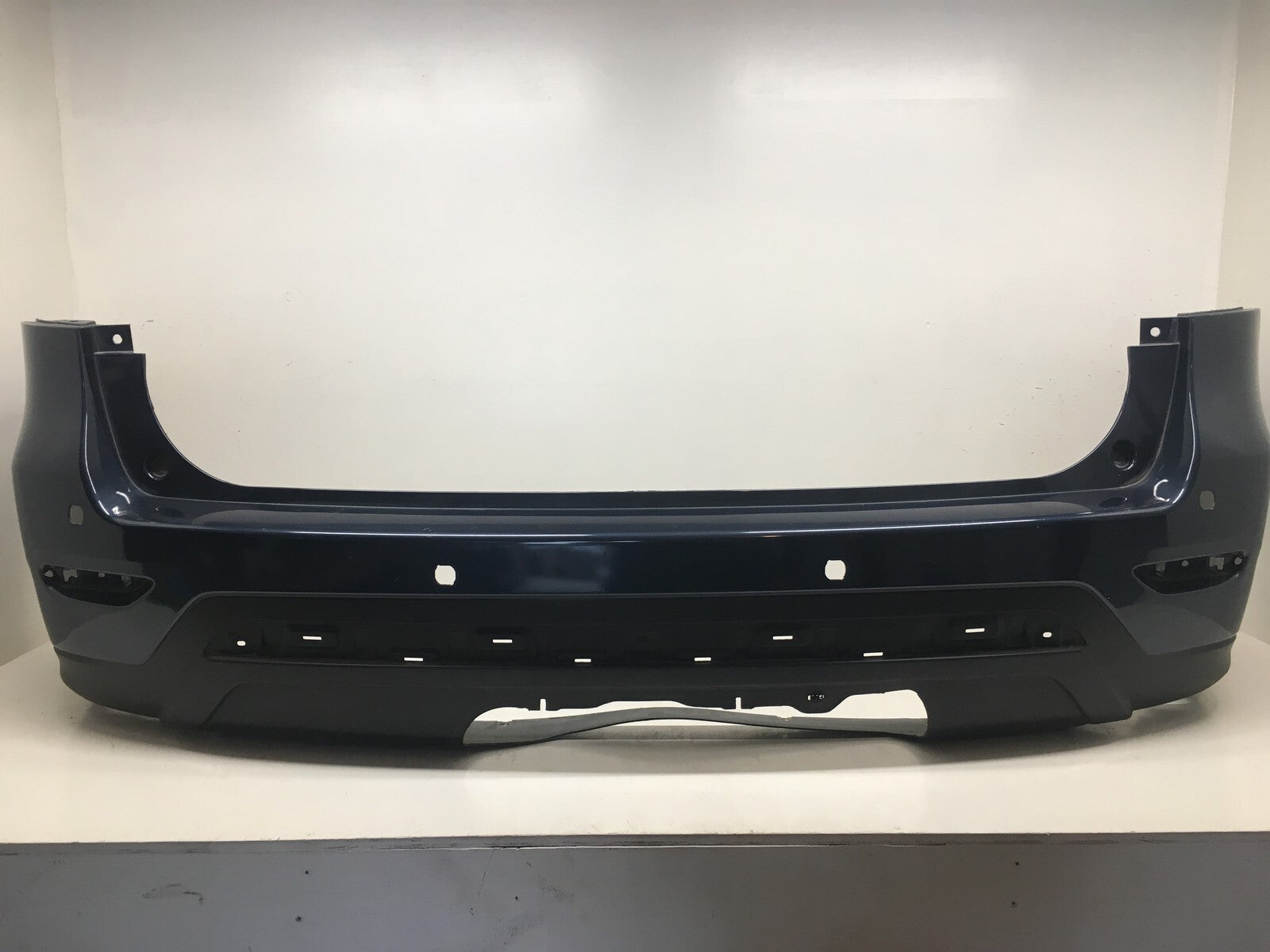 Rear Bumper LOCAL Nissan Pathfinder Platinum/SV Hybrid w/o Sensr Holes 13-16 OEM