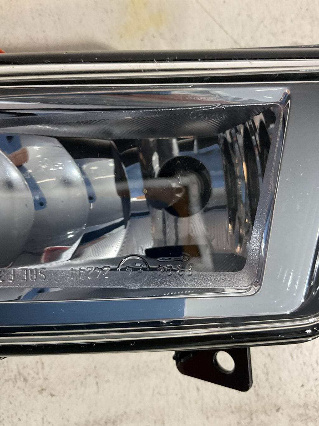 Fog light Damaged Right Passenger RH 2017 2019 Nissan Rogue 90078637 OEM