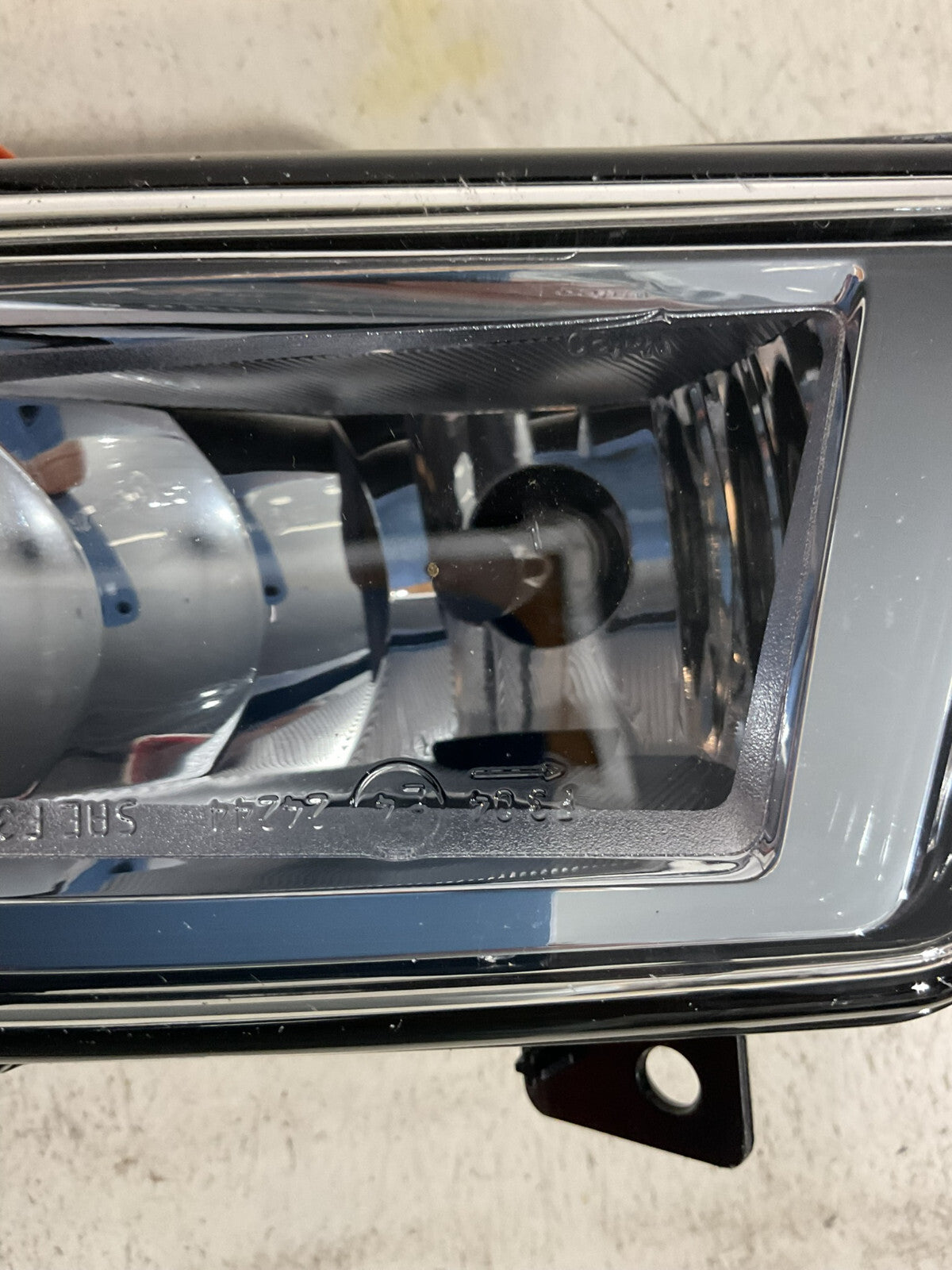 Fog light Damaged Right Passenger RH 2017 2019 Nissan Rogue 90078637 OEM