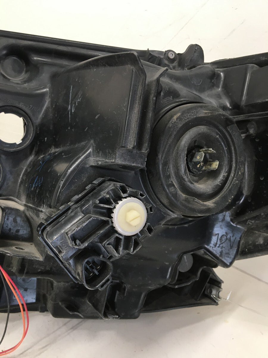 Headlight Damageds Signal Right Passenger RH Toyota Tundra 2014-2017 OEM