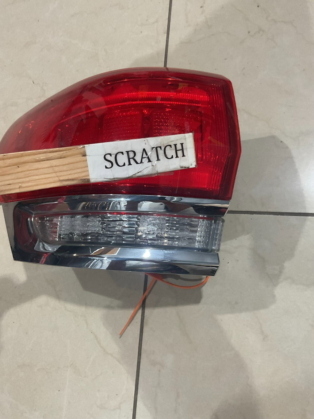 Tail light Left LH Driver 2014-2018 Jeep Grand Cherokee p68110017ae OEM