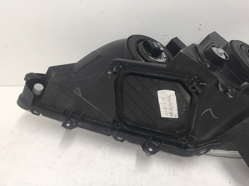 Headlight Damaged Passengers Right RH Toyota Sienna 11-20 8111008030 OEM
