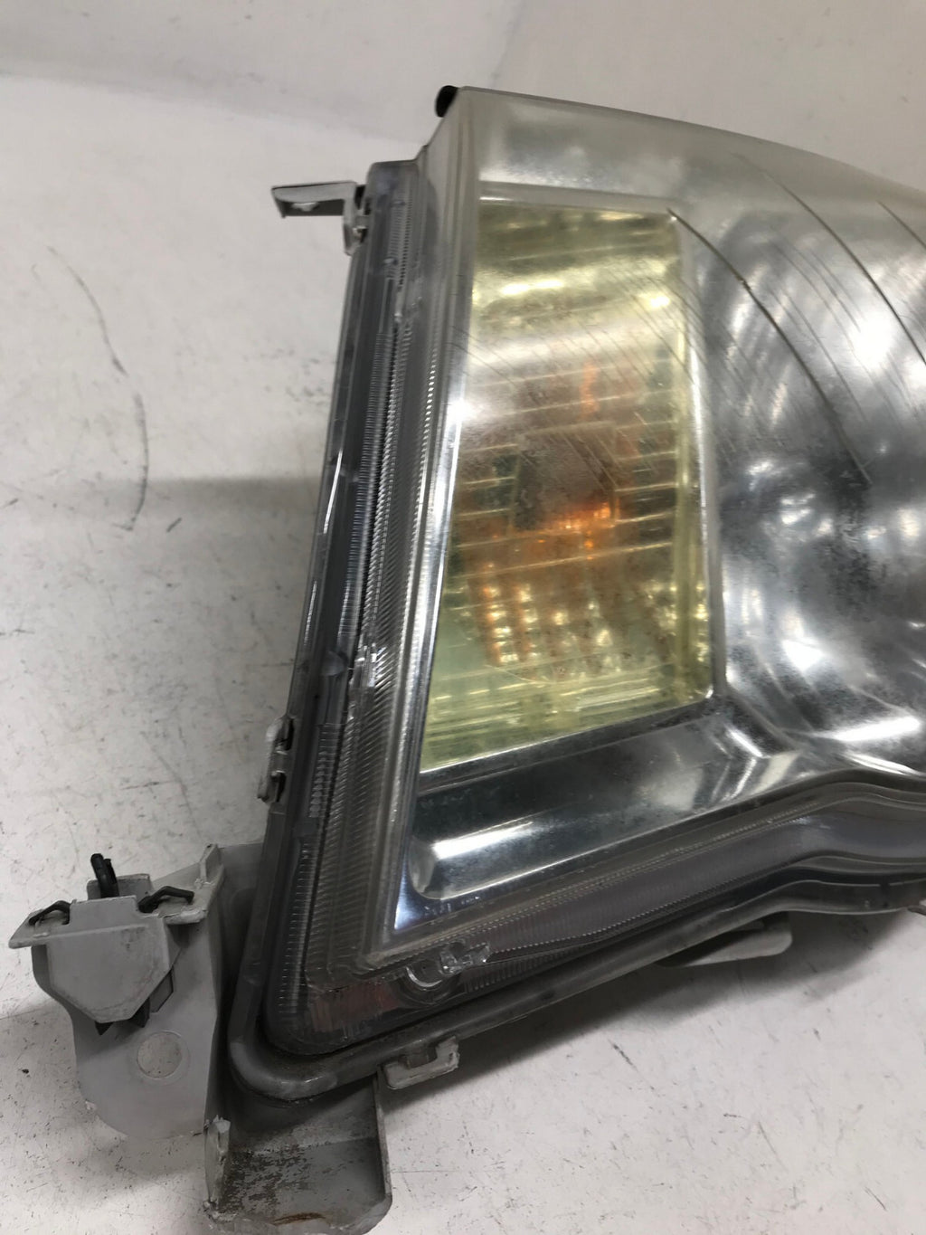 Headlight Damaged Left LH Driver 2005-2011 Toyota Tacoma 81150-04163 OEM