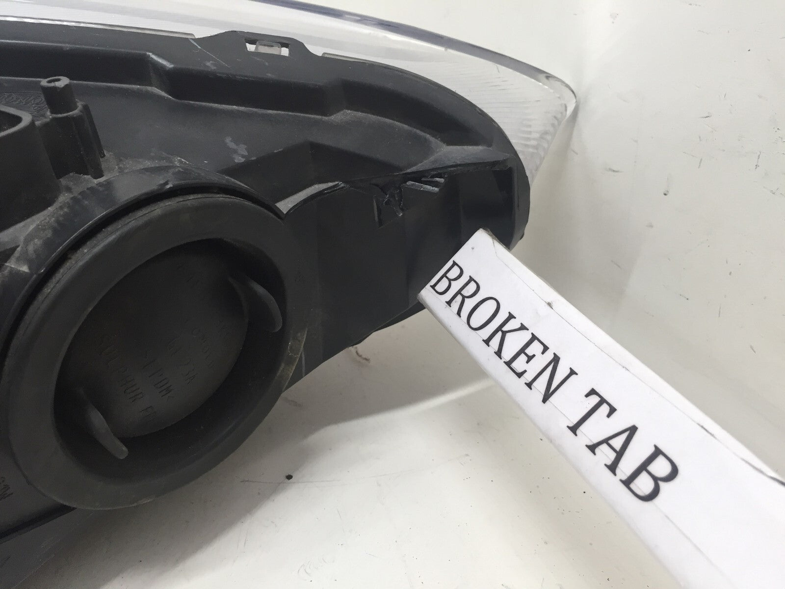 Headlight Damaged Left Driver LH Ford Focus 2015-2018 F1EB-13W030-JF OEM