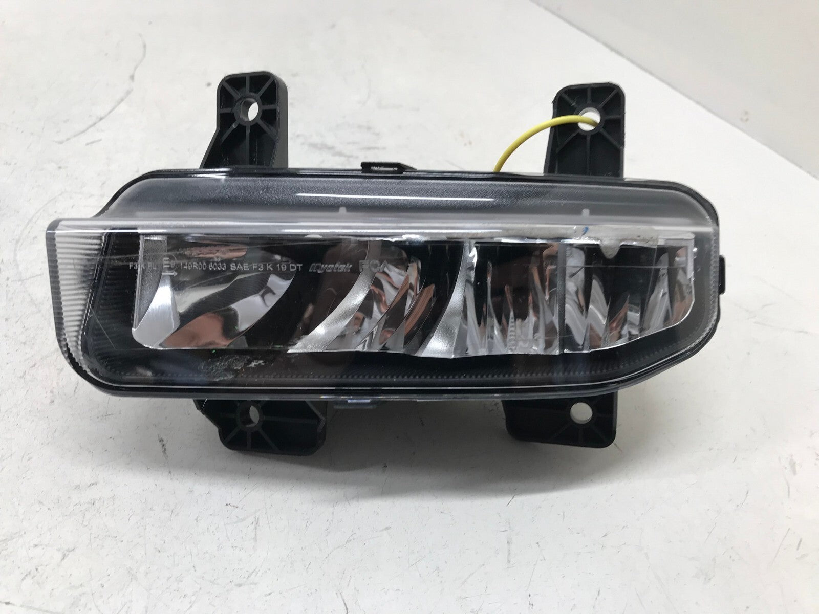 Fog light Damaged LH Driver  Dodge Ram 1500 2500 3500 19-21 2022 68477195AA OEM