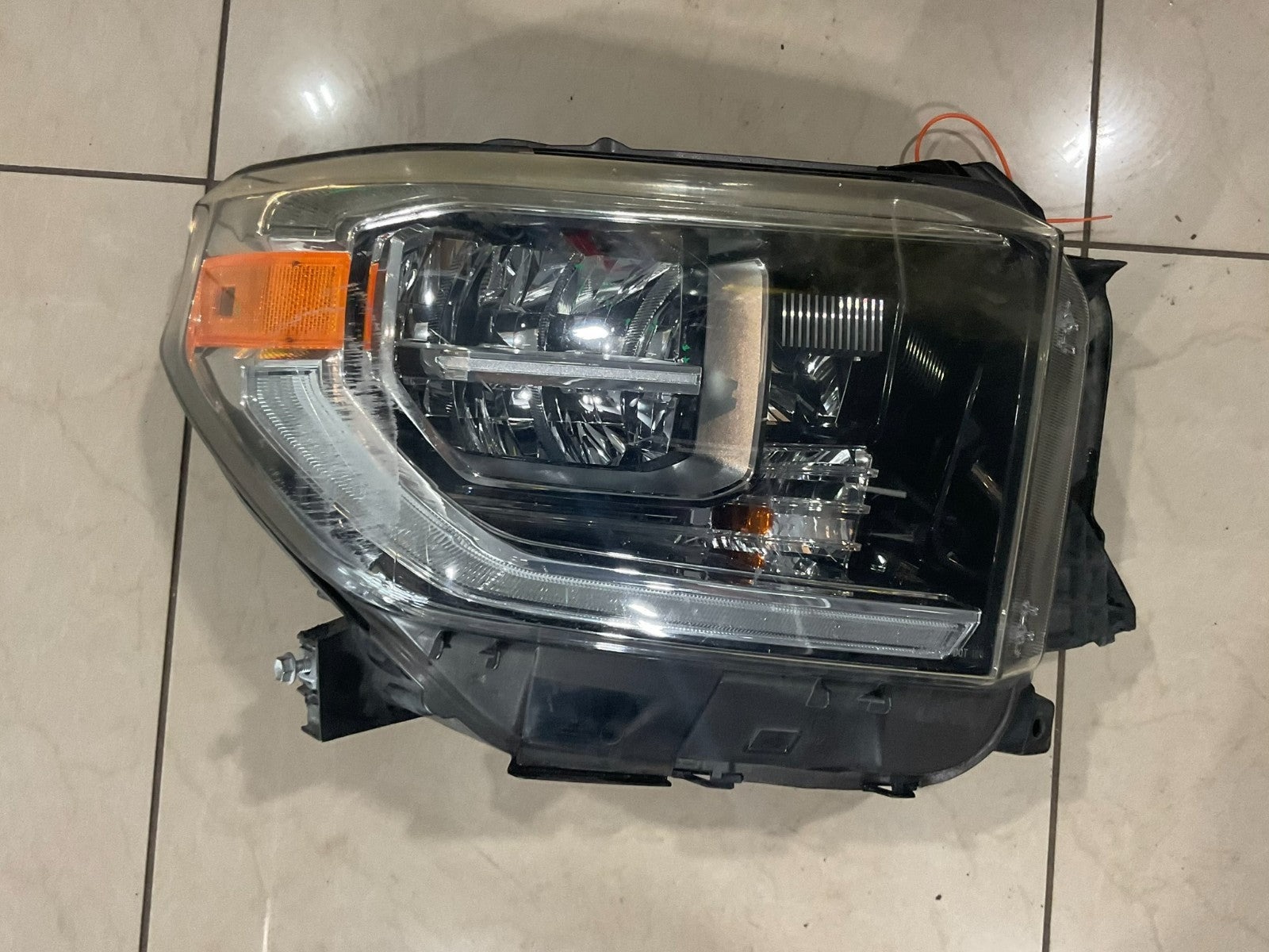 Headlight Right Passenger RH 2018 2021 Toyota Tundra CAPA