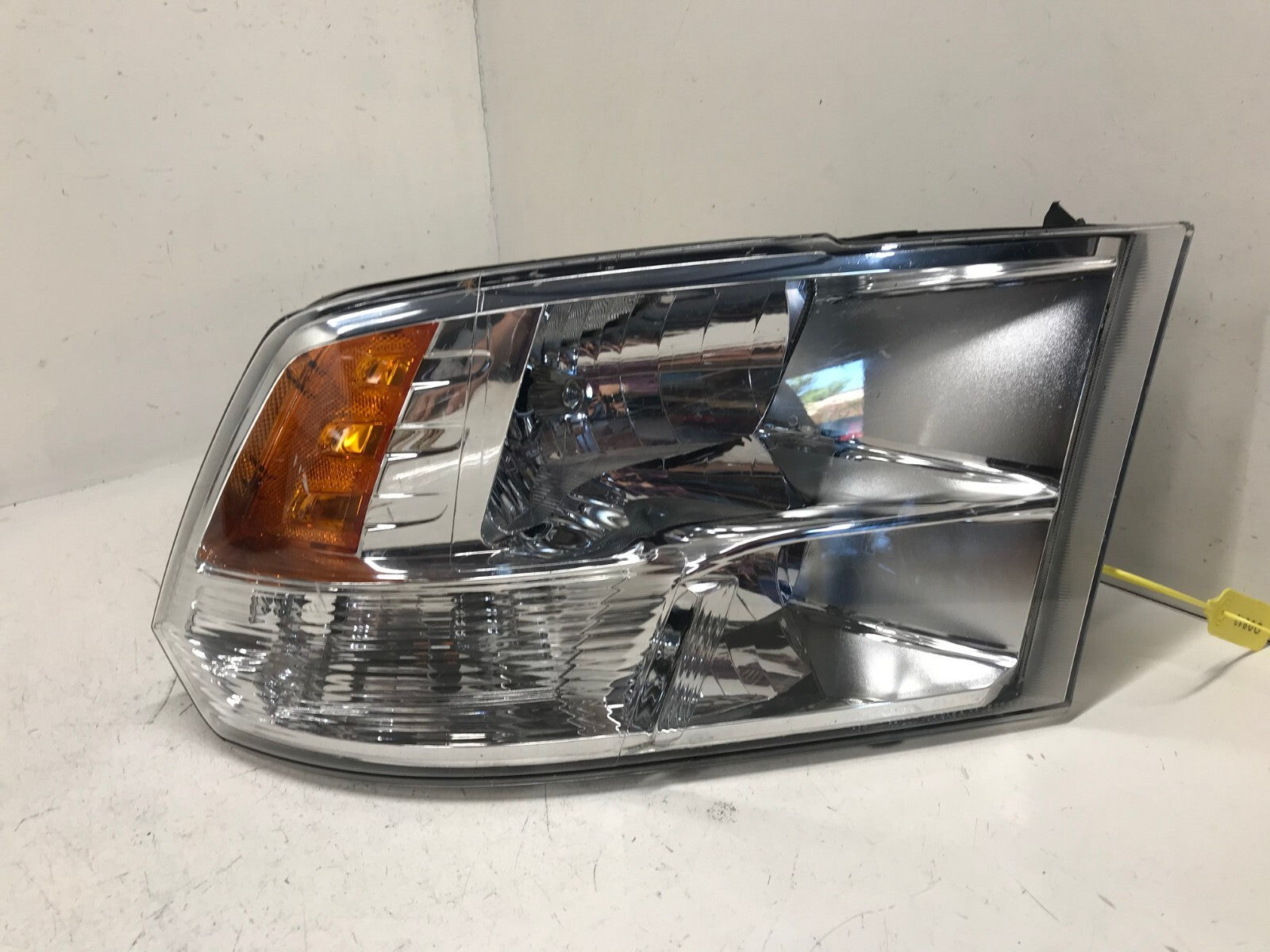 Headlight Damaged RH Right Dodge Ram 1500 2500 3500 13 14 15 16 68001484AG OEM
