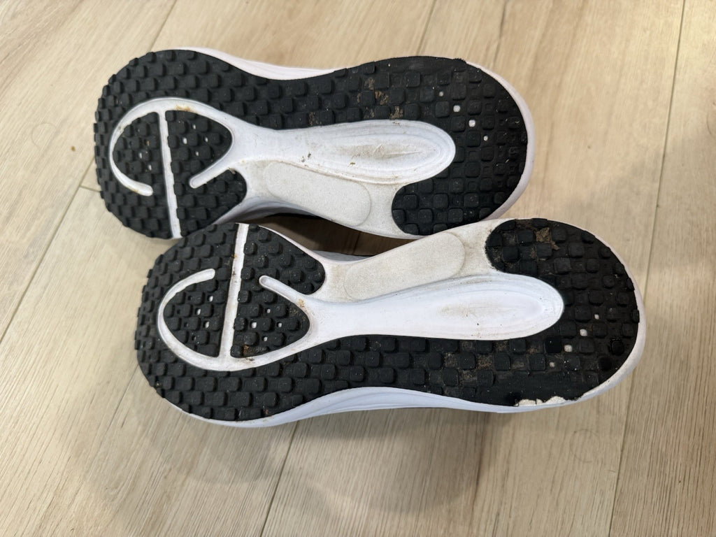 Nike Training Shoes Womens Size 7.5 Black / White Comfort Footbed