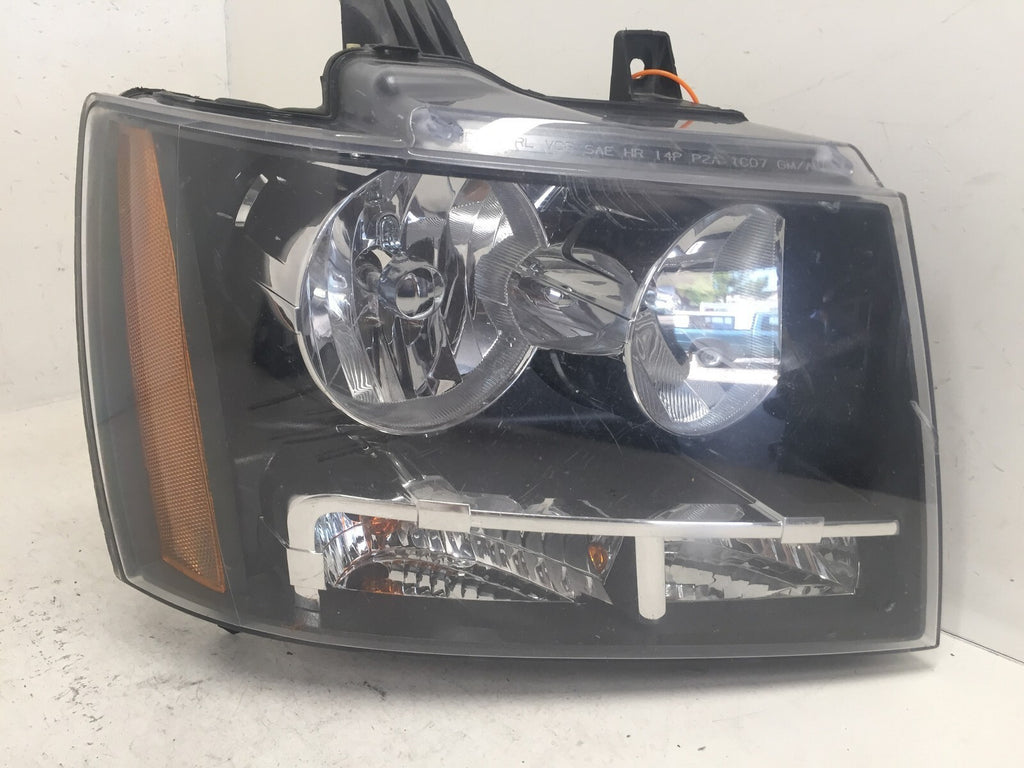 Headlight Damaged Right RH Chevy Suburban Tahoe Avalanche 2007-2014 20760579 OEM