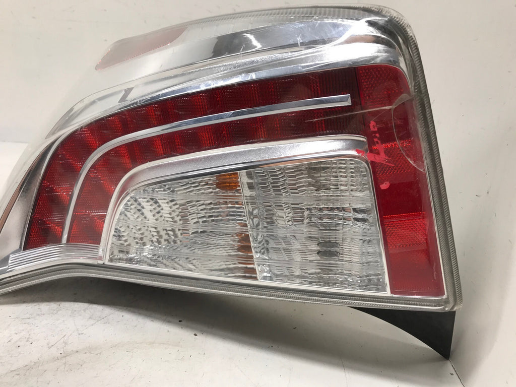 Tail light Damaged RH Passenger 2012-2015 Toyota Prius 8155147190 OEM