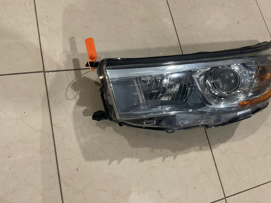 Headlight left LH Driver Toyota Highlander 2014 2015 2016 CAPA