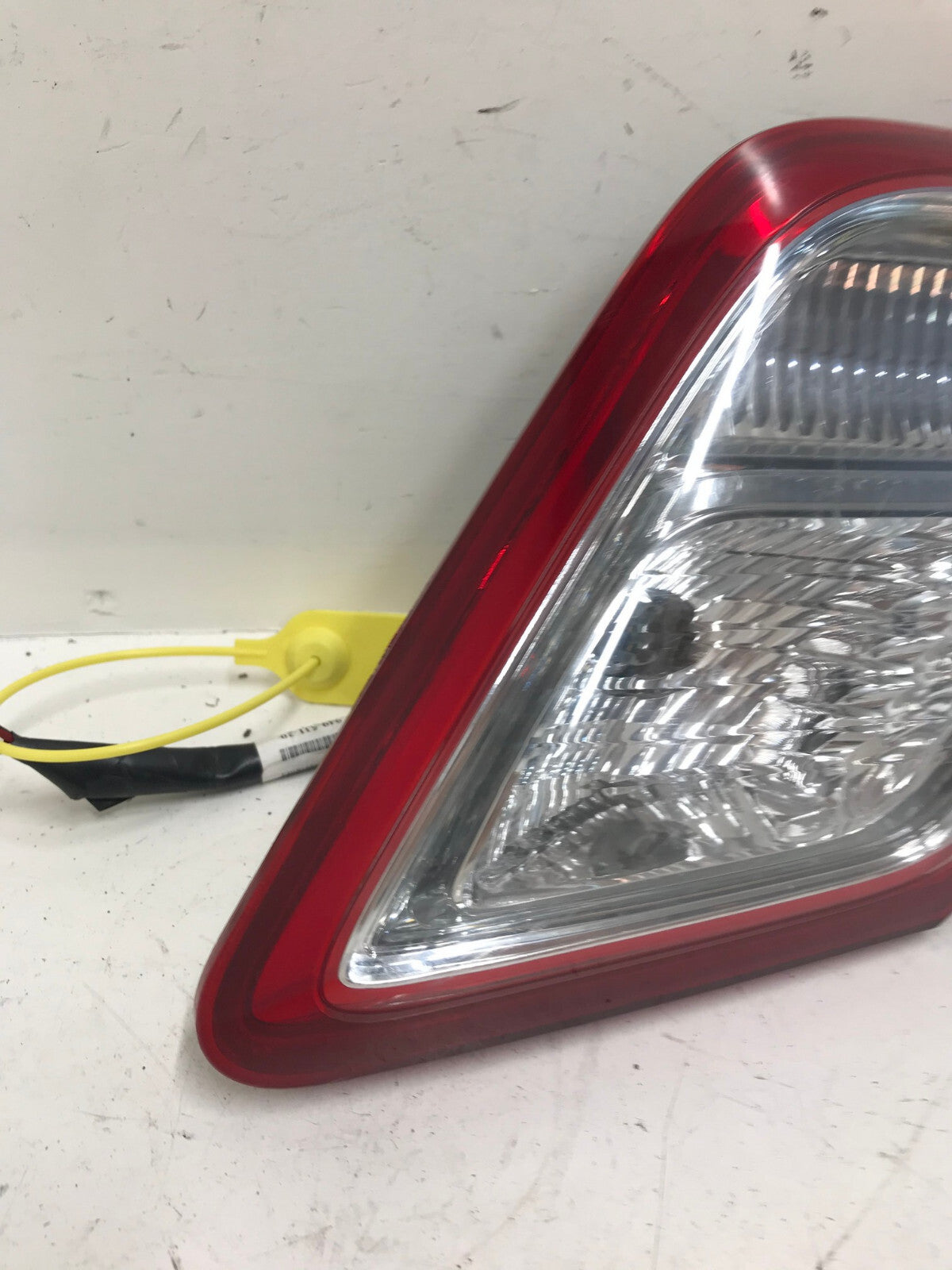Tail light Damaged Passenger RH Toyota Camry Hybrid 2010-2011 8158133170 OEM