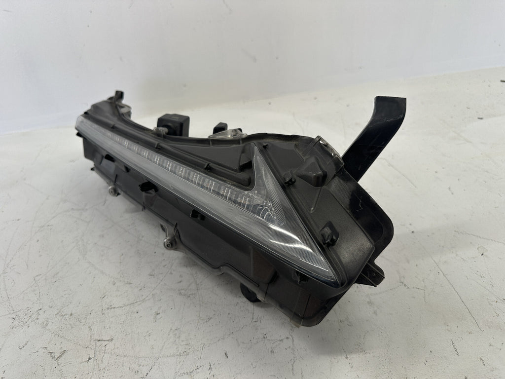 Fog light Damaged Right Passenger RH 2015 - 2019 Lexus NX 81610-78050 OEM