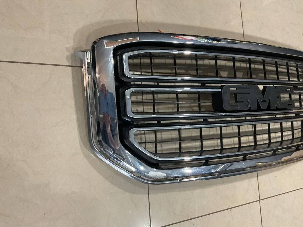 Grille Grill Silver 2015-2019 GMC Yukon 8411963 OEM