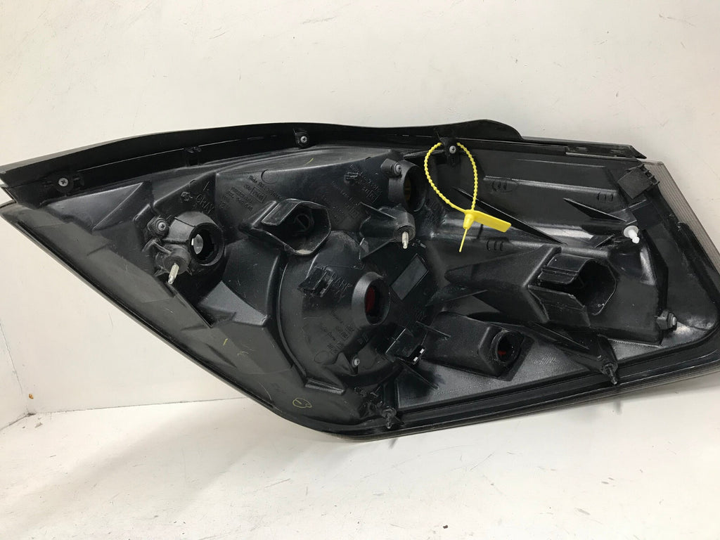 Tail light Damaged Left LH Driver Nissan Altima 2007-2009 26555ZN50A OEM