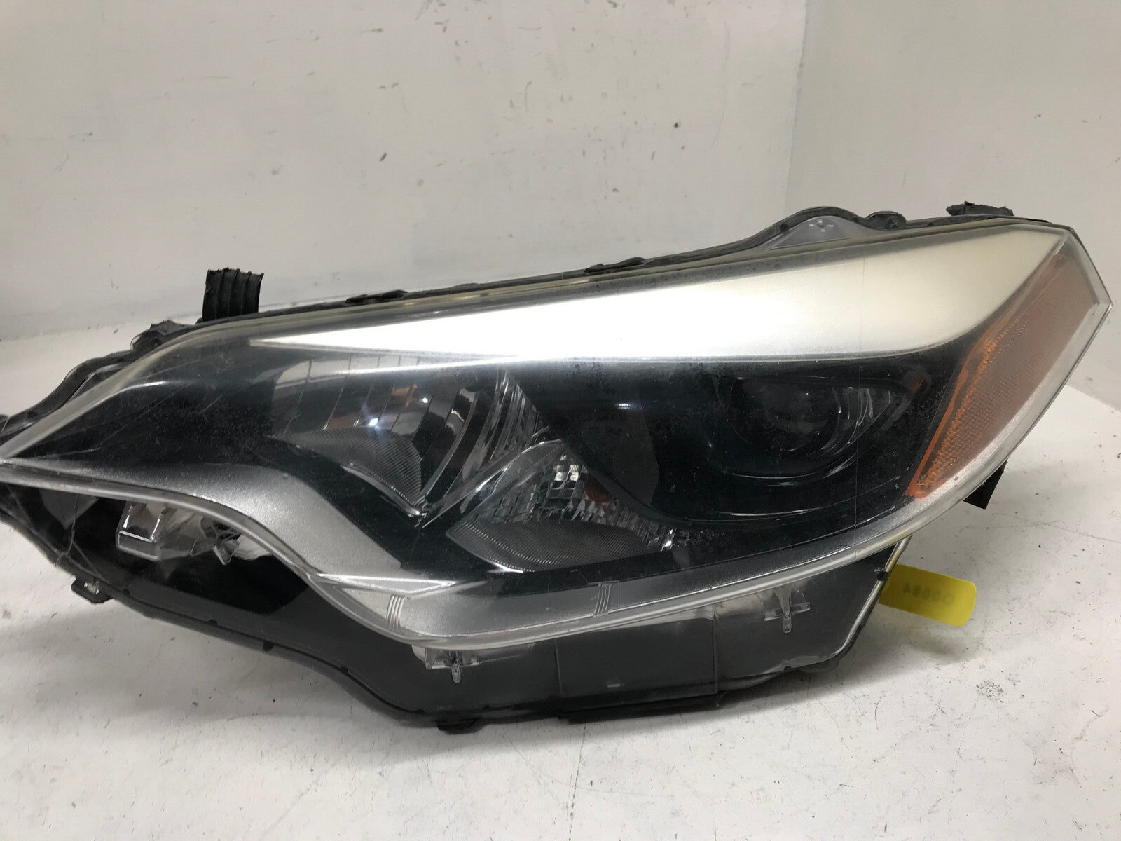 Halogen Headlight Damaged Driver LH Toyota Corolla 14 2015 2016 81150-02E60 OEM