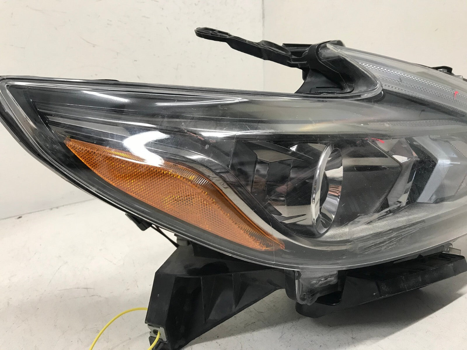 Headlight Damaged Passenger RH Right 2016 2017 2018 Nissan Altima 260109HS9B OEM