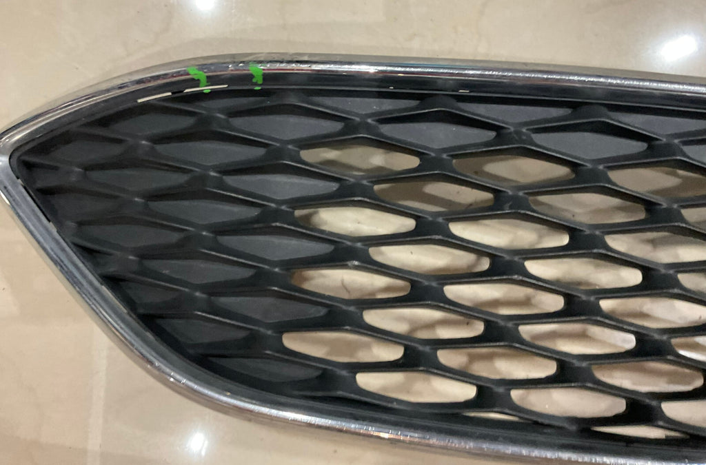 Grill Grille Black/Silver Trim 2015-2017 Ford Focus F1EB-8200-BAW OEM