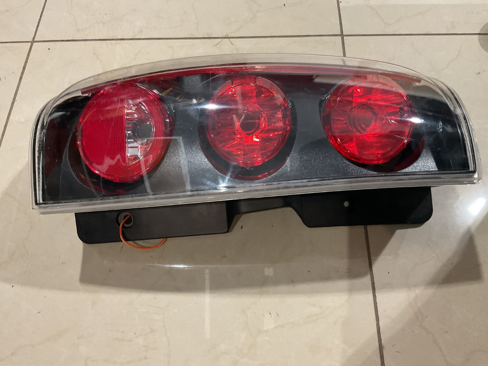 Taillamp Left LH Driver Denali Yukon GM431-B100L OEM
