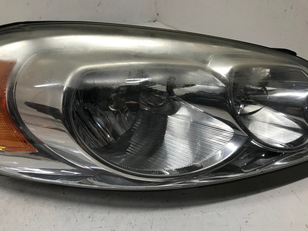 Headlight Damaged Passenger RH Chevy Impala Monte Carlo 2006-2016 25958360 OEM