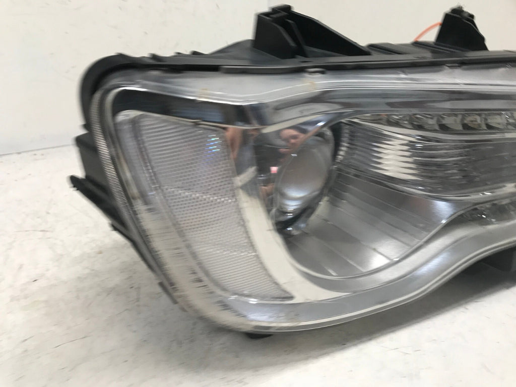Headlight Damaged Passanger Side RH 18-22 Chrysler 300 L 68269810AC OEM