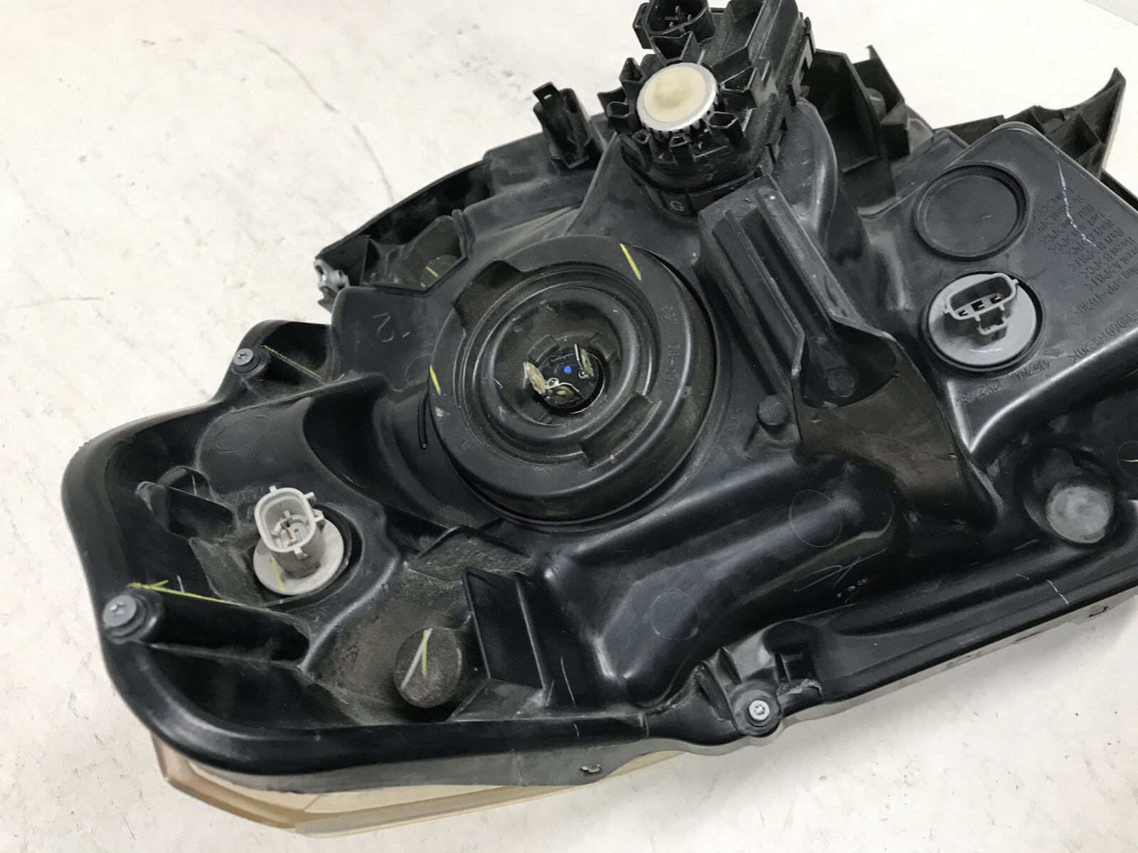 Head light Damaged Lamp Right Passenger RH Toyota Tundra 2014-2020 OEM3