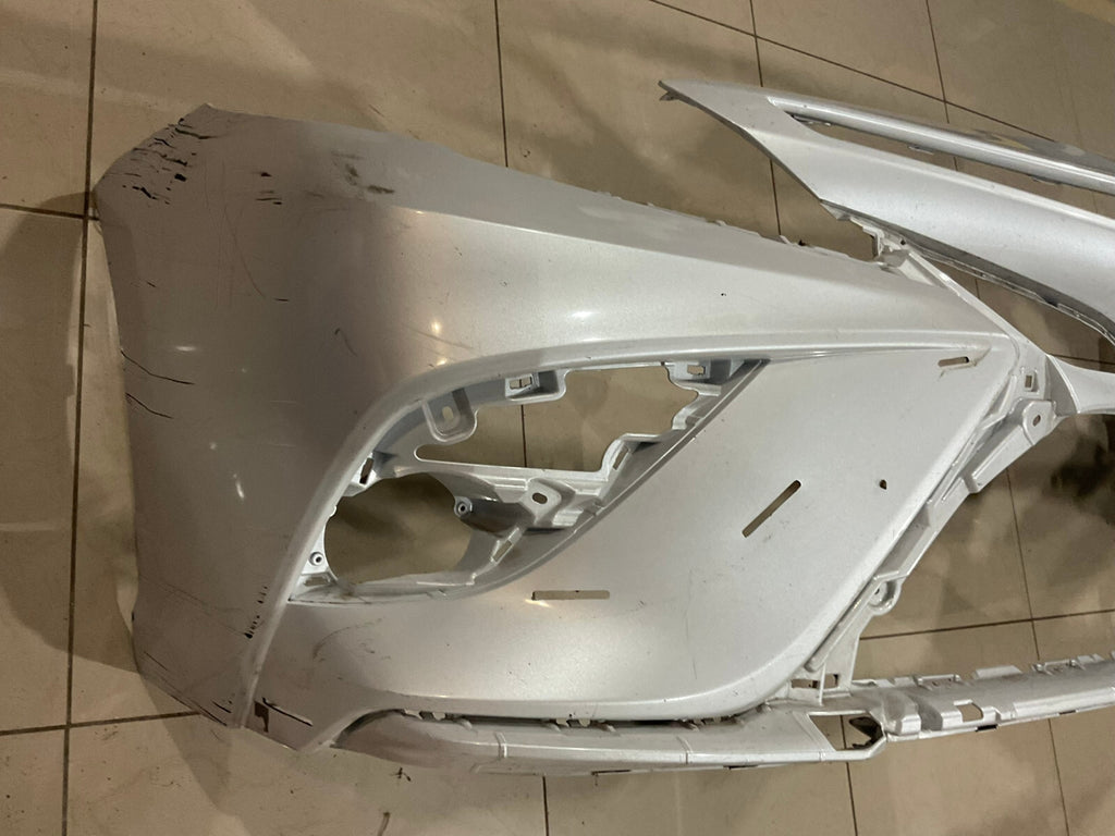 Front Bumper Cover White 2018-2020 Toyota Camry SE/XSE/Hybrid SE 52119+06E20 OEM