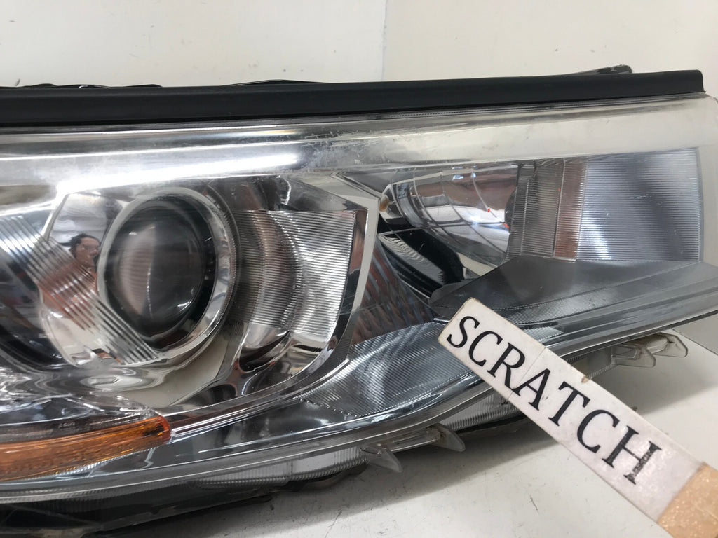 Headlight Damaged Passenger Right RH Toyota Highlander 2014-2016 811100E250 OEM