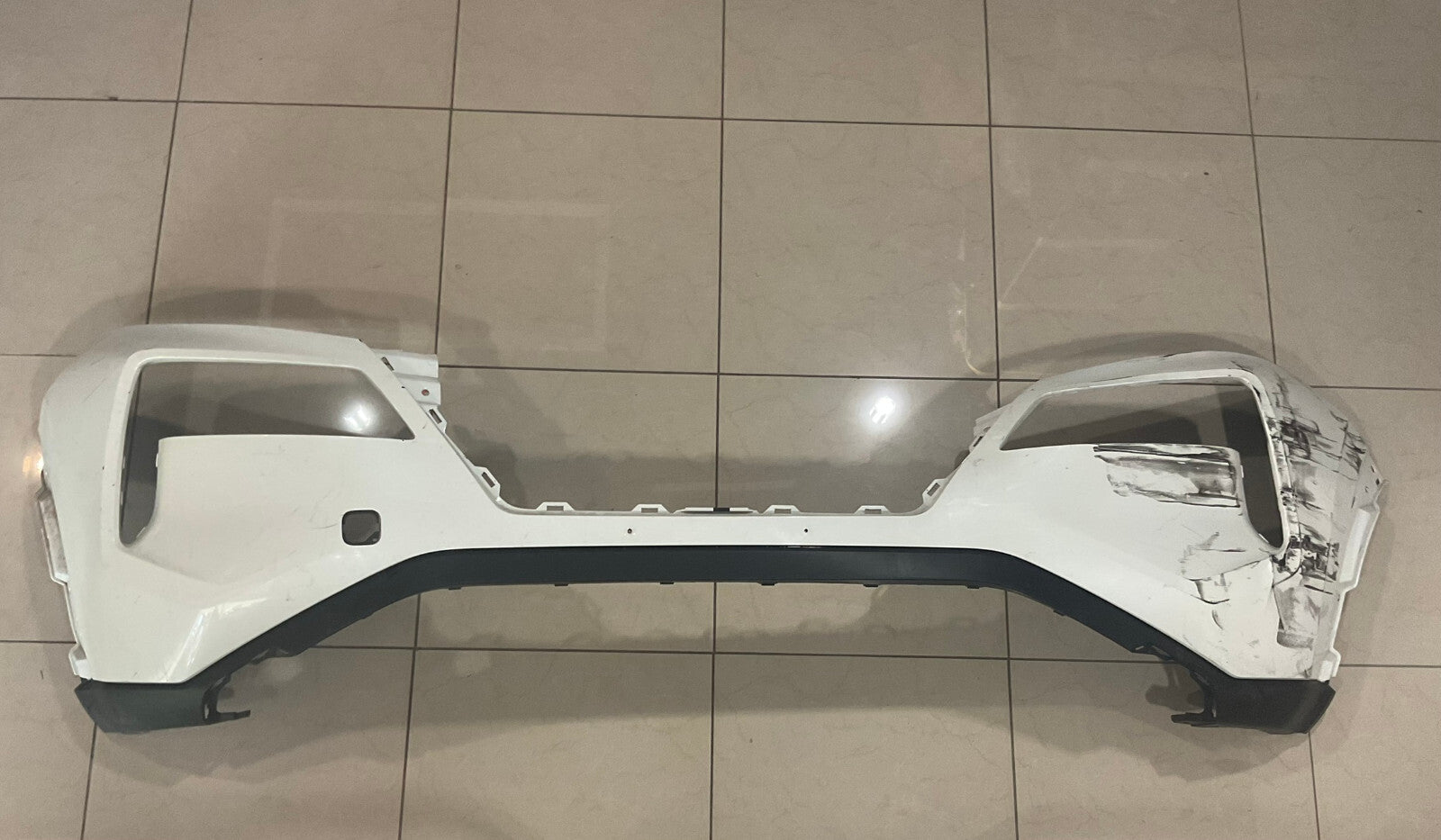 Front Bumper Cover White 2021 - 2023 Nissan Rogue ( X-Trail ) 62022+6R00H OEM
