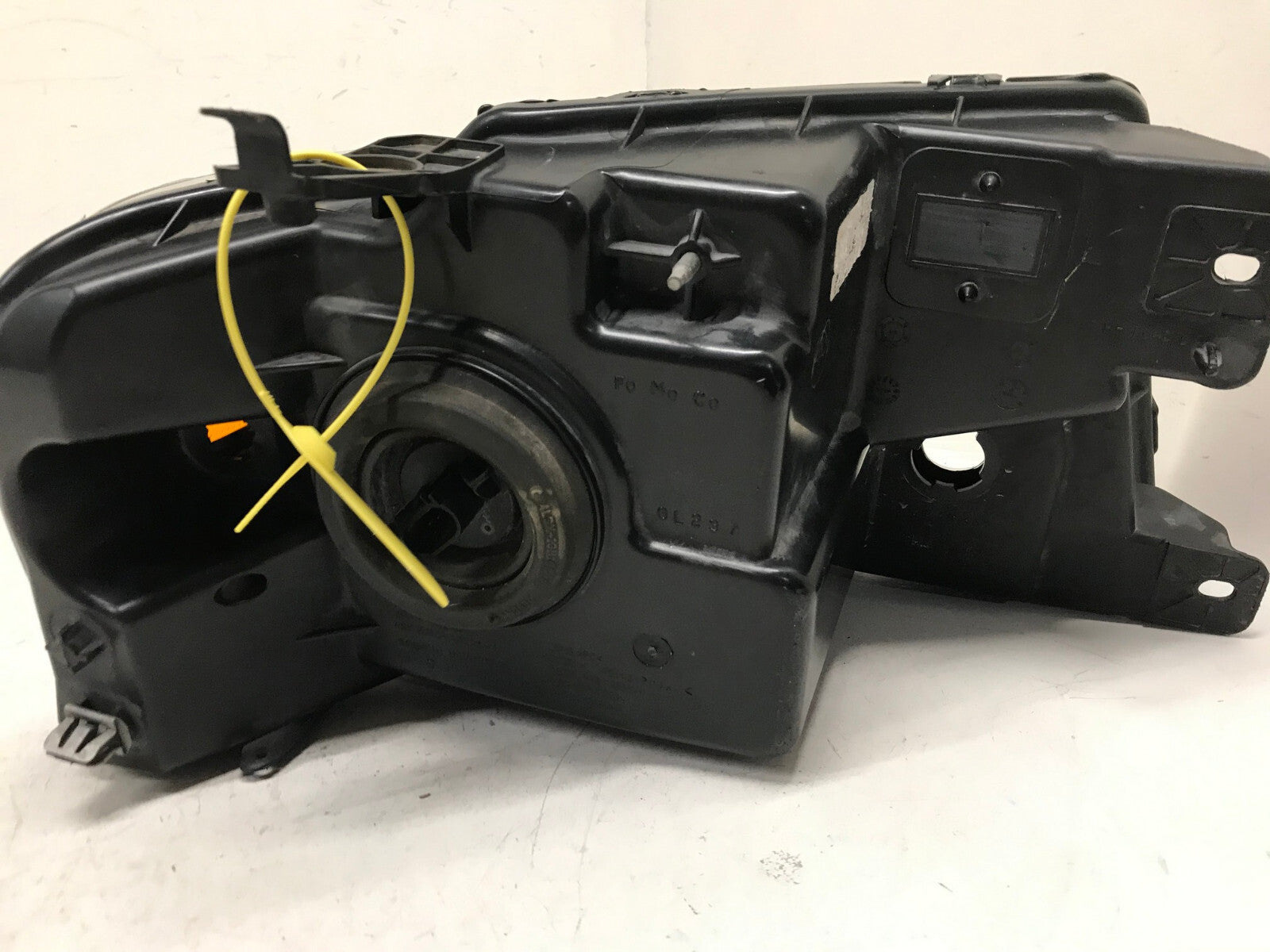 Headlight Damaged Left LH Driver 2004-2008 Ford F-150 7L3J-13006-A OEM