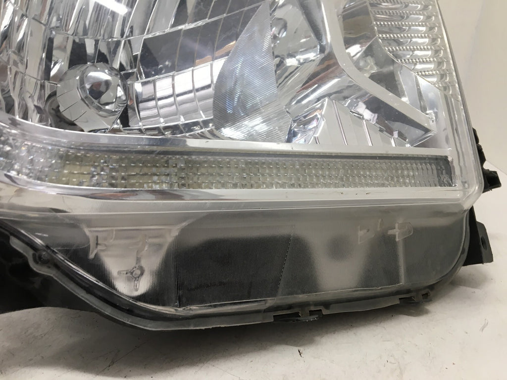 Headlight Damageds Signal Right Passenger RH Toyota Tundra 2014-2017 OEM