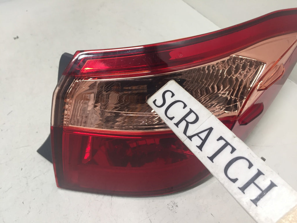 Tail light Damaged Lamp Outer Passenger RH Toyota Corolla Sedan 17-2019 CAPA