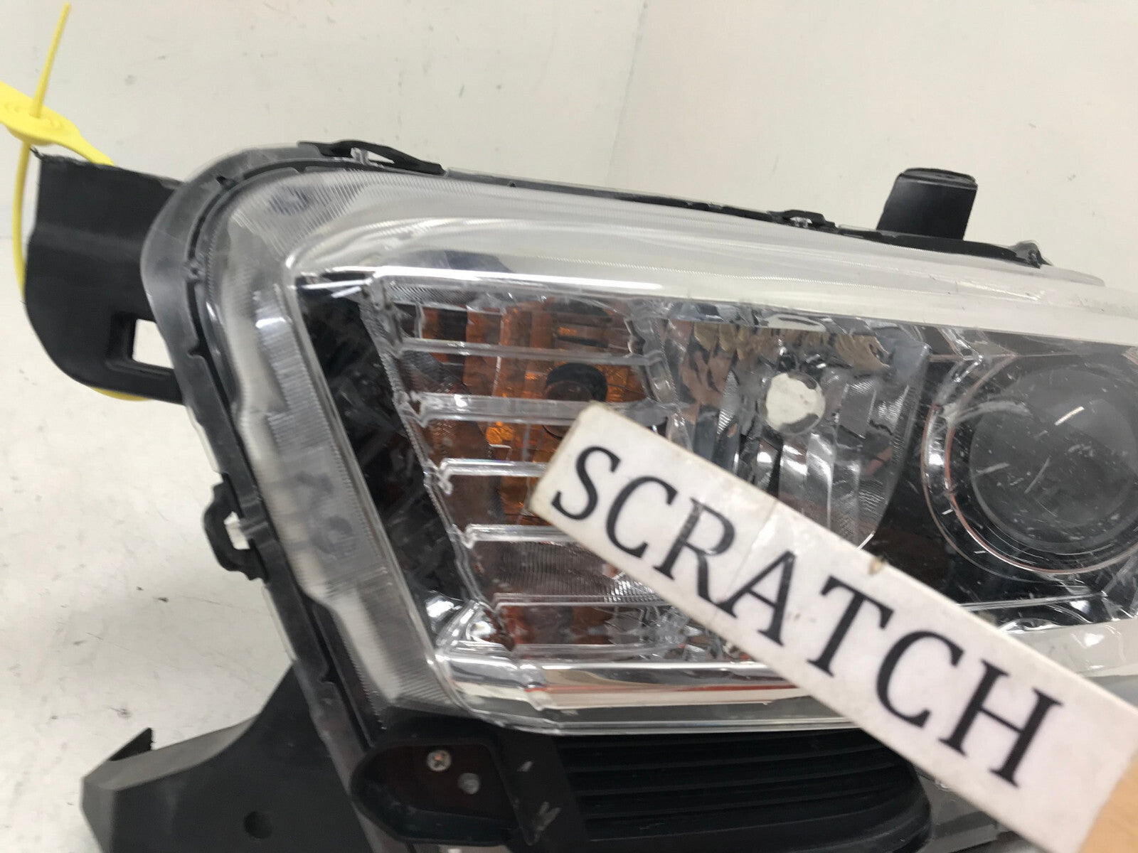 Projector Headlight Damaged Passenger RH Toyota Tacoma 2016-2018 8115004250 OEM2