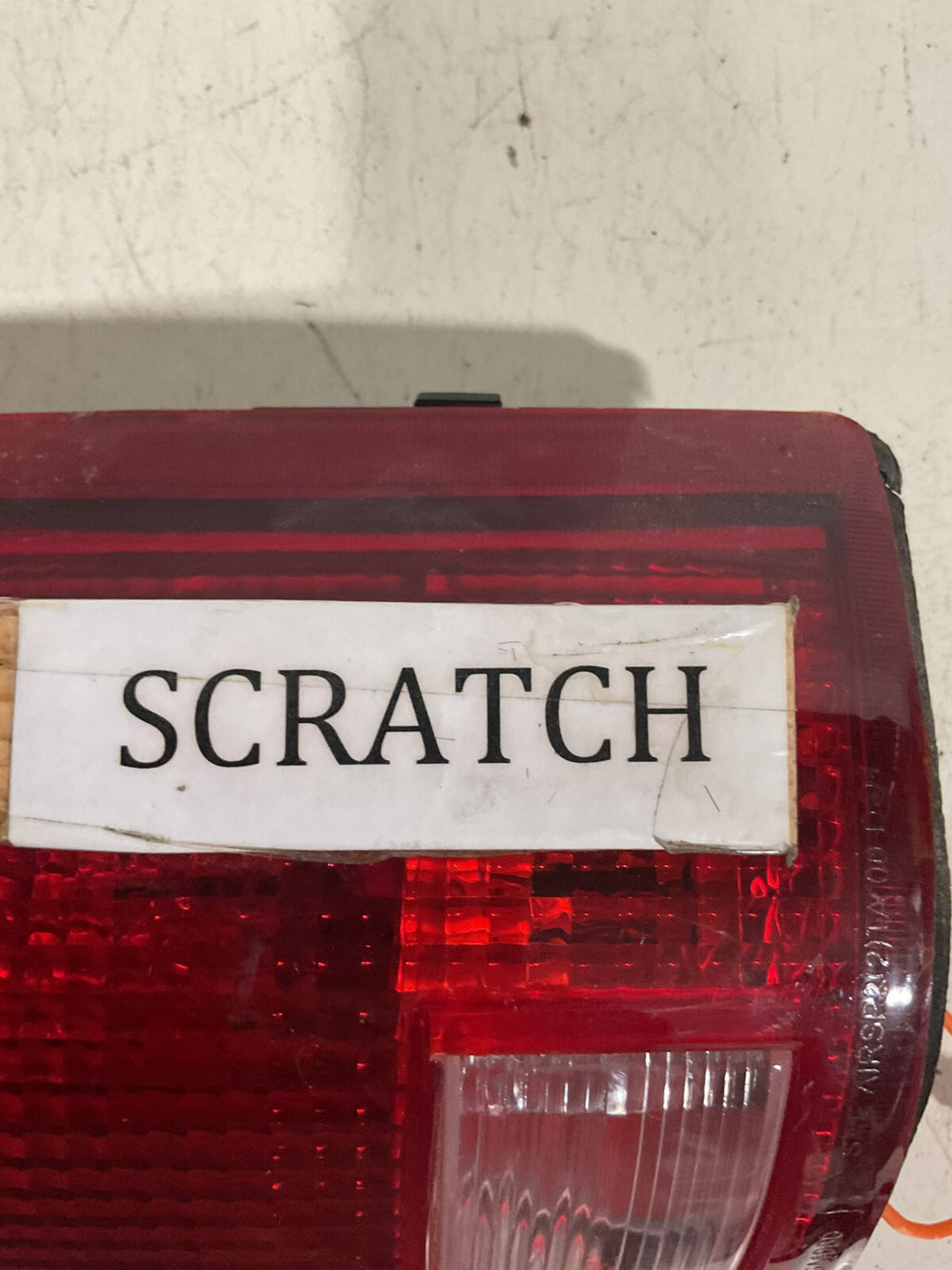 Tail light Damaged Passenger RH 1992-1999 Chevrolet GMC GM080-B000R-US56 OEM