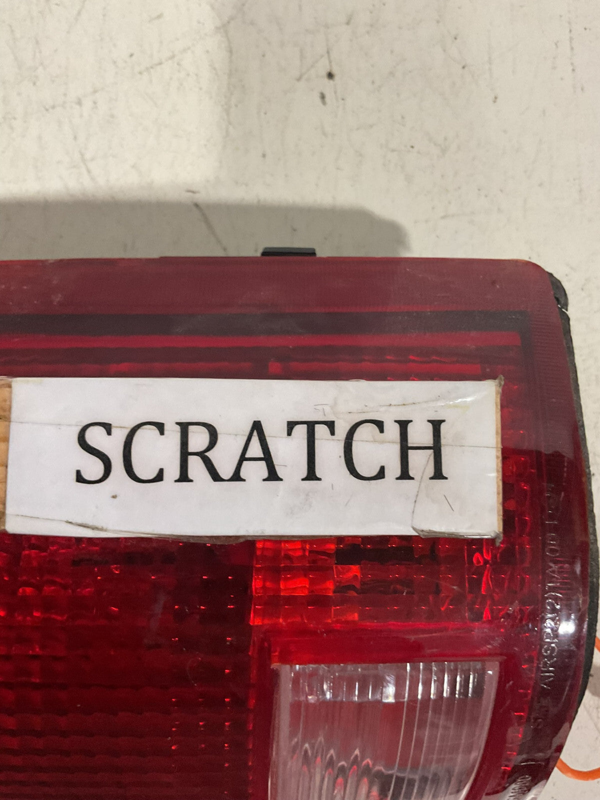 Tail light Damaged Passenger RH 1992-1999 Chevrolet GMC GM080-B000R-US56 OEM