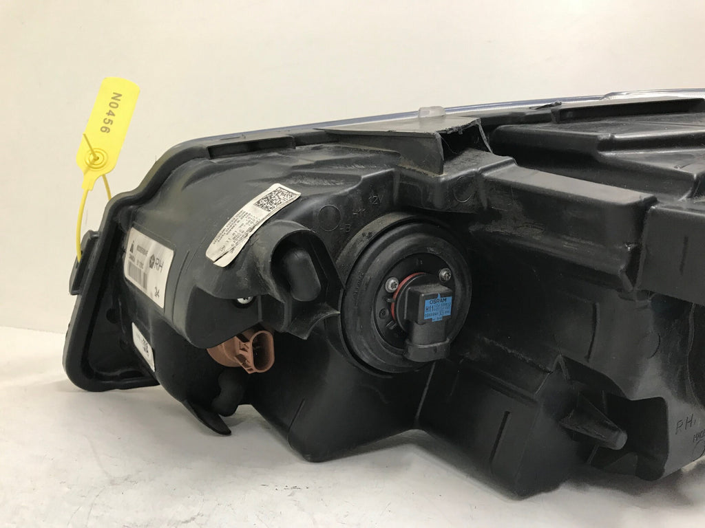 Halogen Headlight Damaged Passenger RH Grand Caravan Town & Country 14-20 OEM