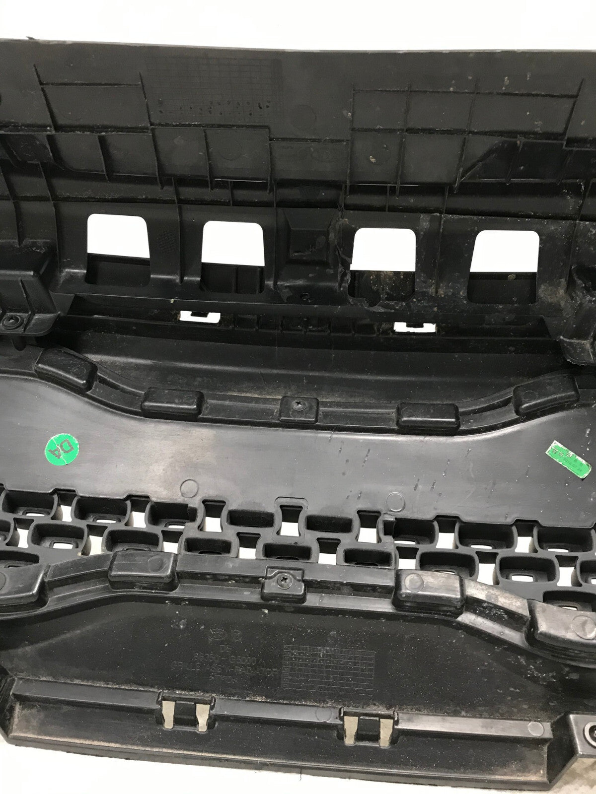 Grille Grill 2017-2019 Kia Niro Non EV 86350-G5000 OEM