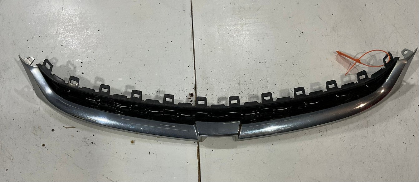 Grill Grille Black/Silver Trim 2014 2015 2016 Chevrolet Malibu 22995184 OEM