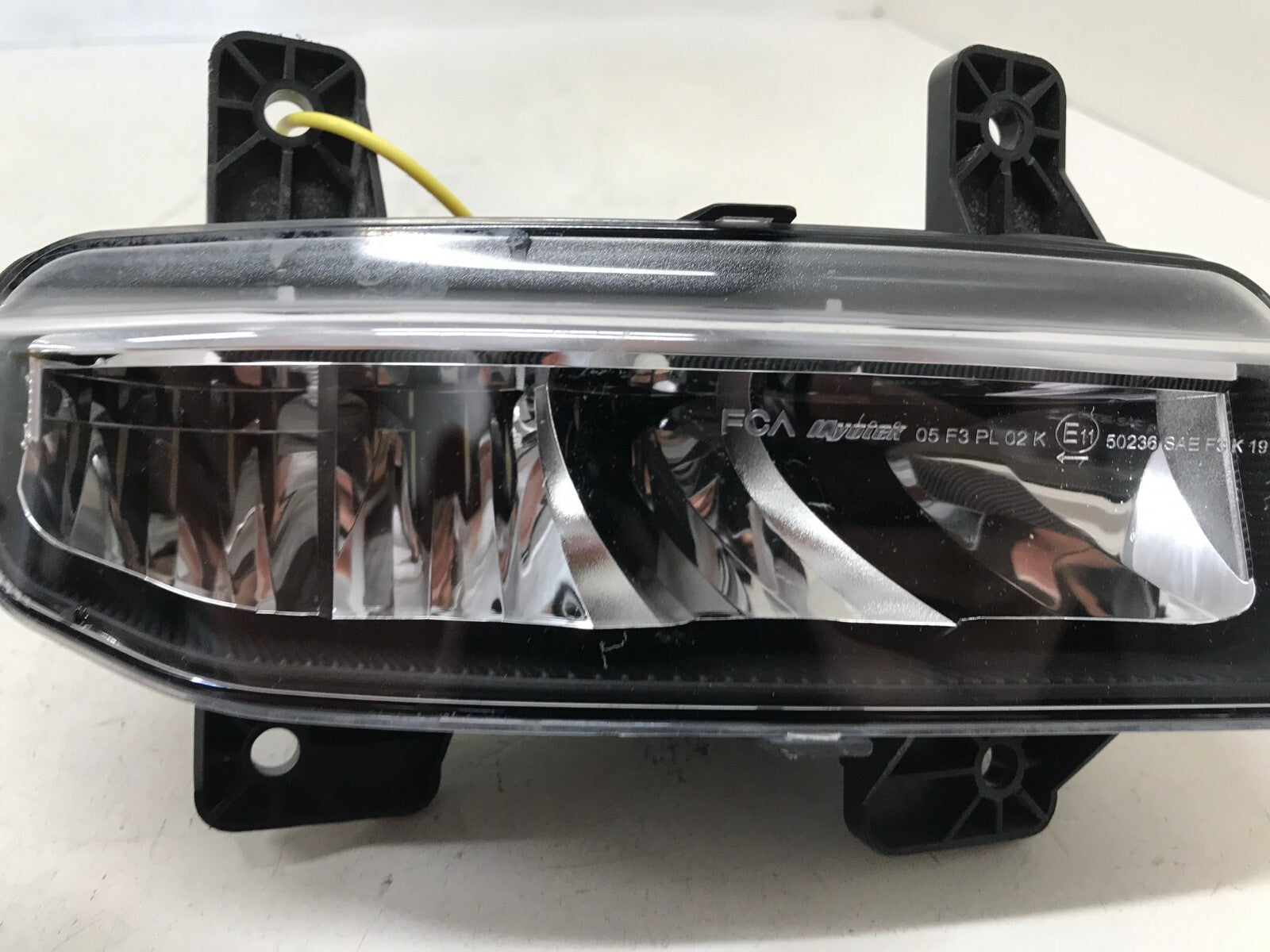 Fog light Damaged RH Right Dodge Ram 1500 2500 3500 19 20 21 2022 68477196AA OEM