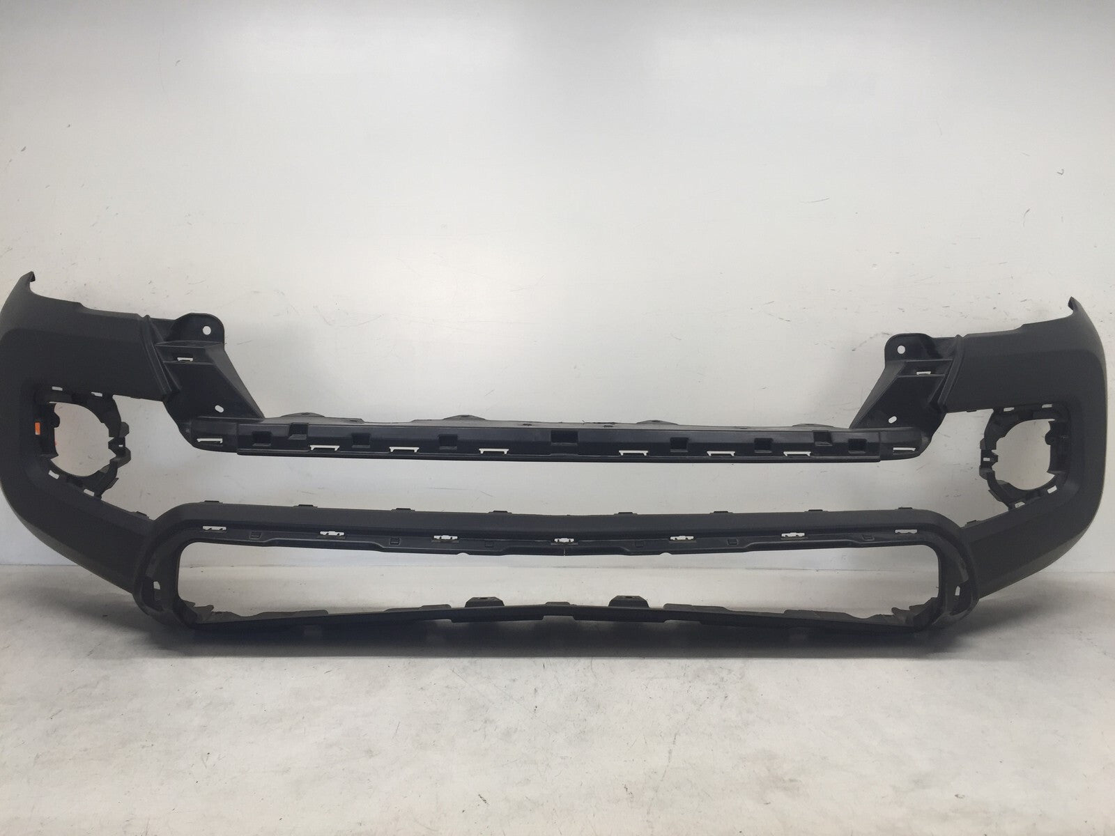 Front Bumper Cover Toyota Tacoma SR SR5 Limited 2016-2019 52119-04240 OEM2