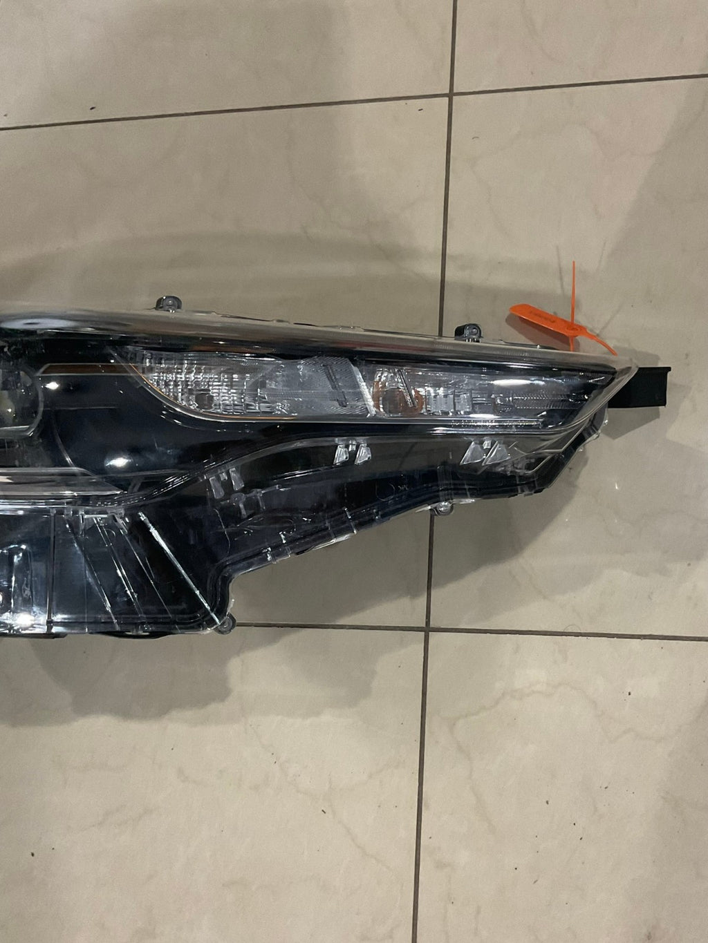 Headlight Right RH Passenger 2017-2019 Toyota Corolla SE XLE XSE Sedan 4Dr CAPA