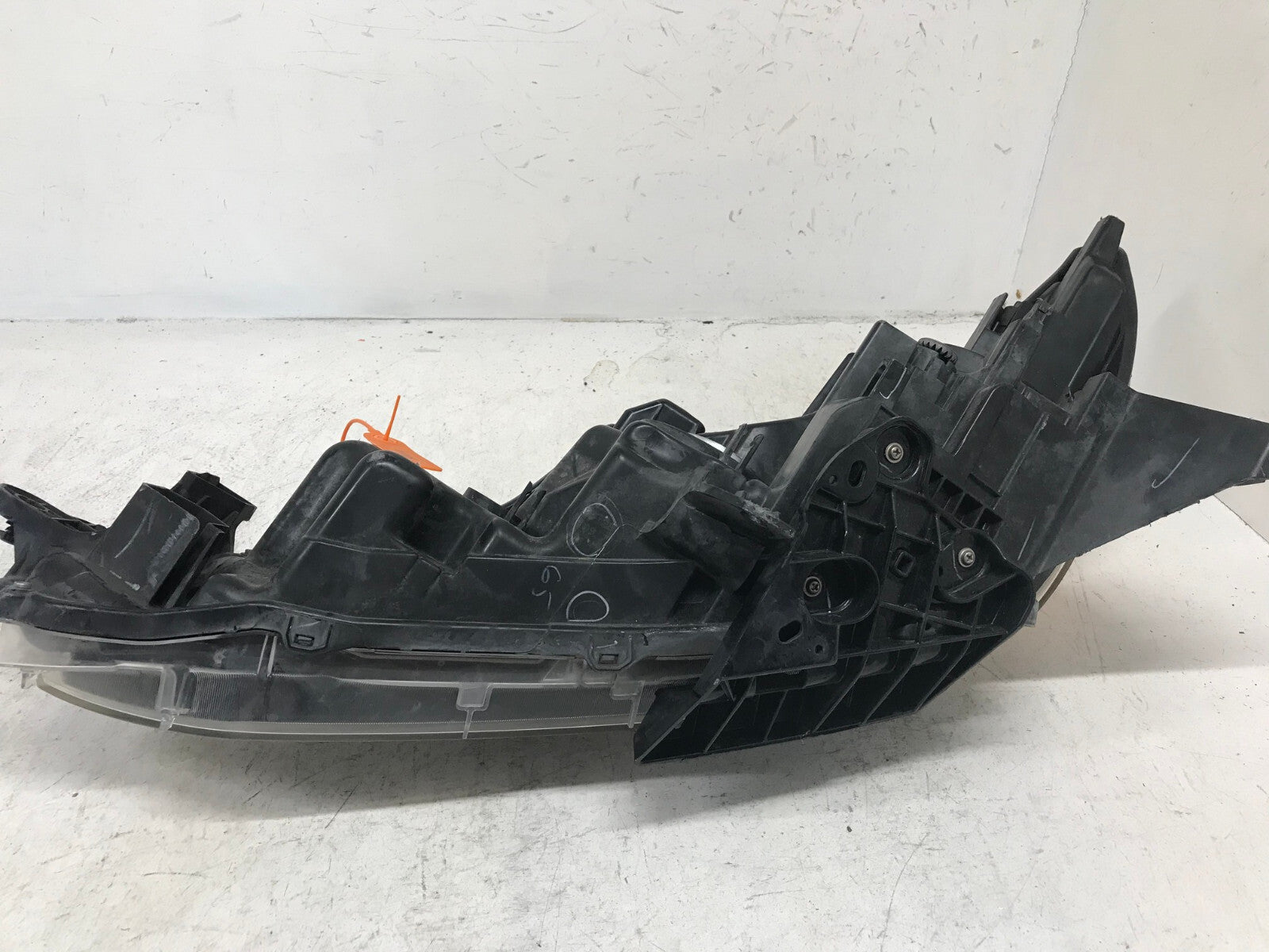 Headlight Damaged passenger RH 2016 2017 2018 Nissan Altima R 260109HS0A OEM