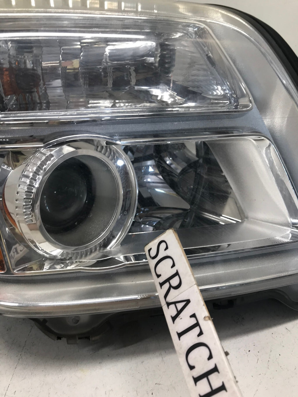 Headlight Damaged Left Driver LH GMC Terrain SL/SLT/SLE 2010-2015 23319180 OEM
