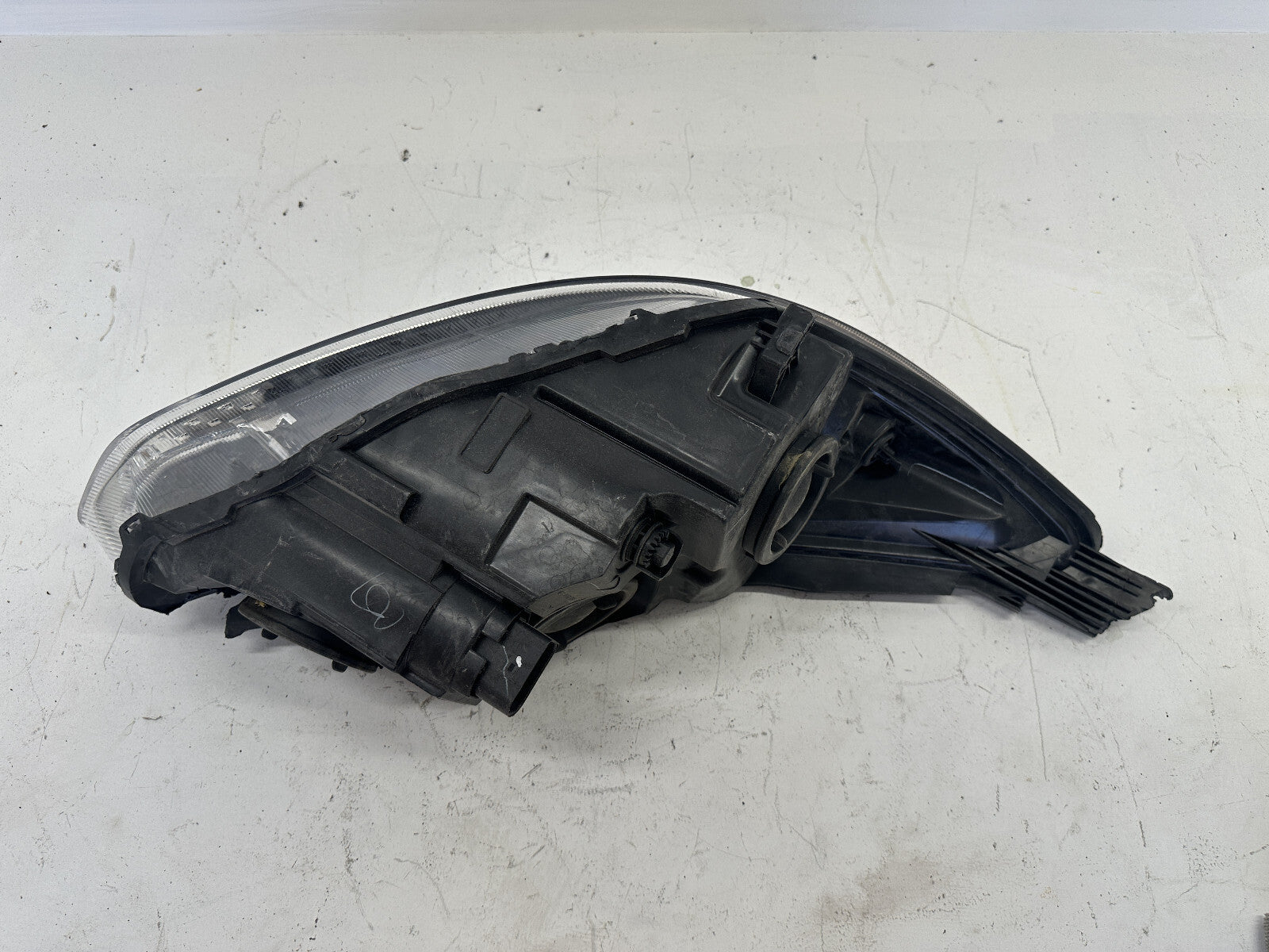 Headlight Damaged Left Driver LH 2015-2018 Ford Focus FO2502337 OEM