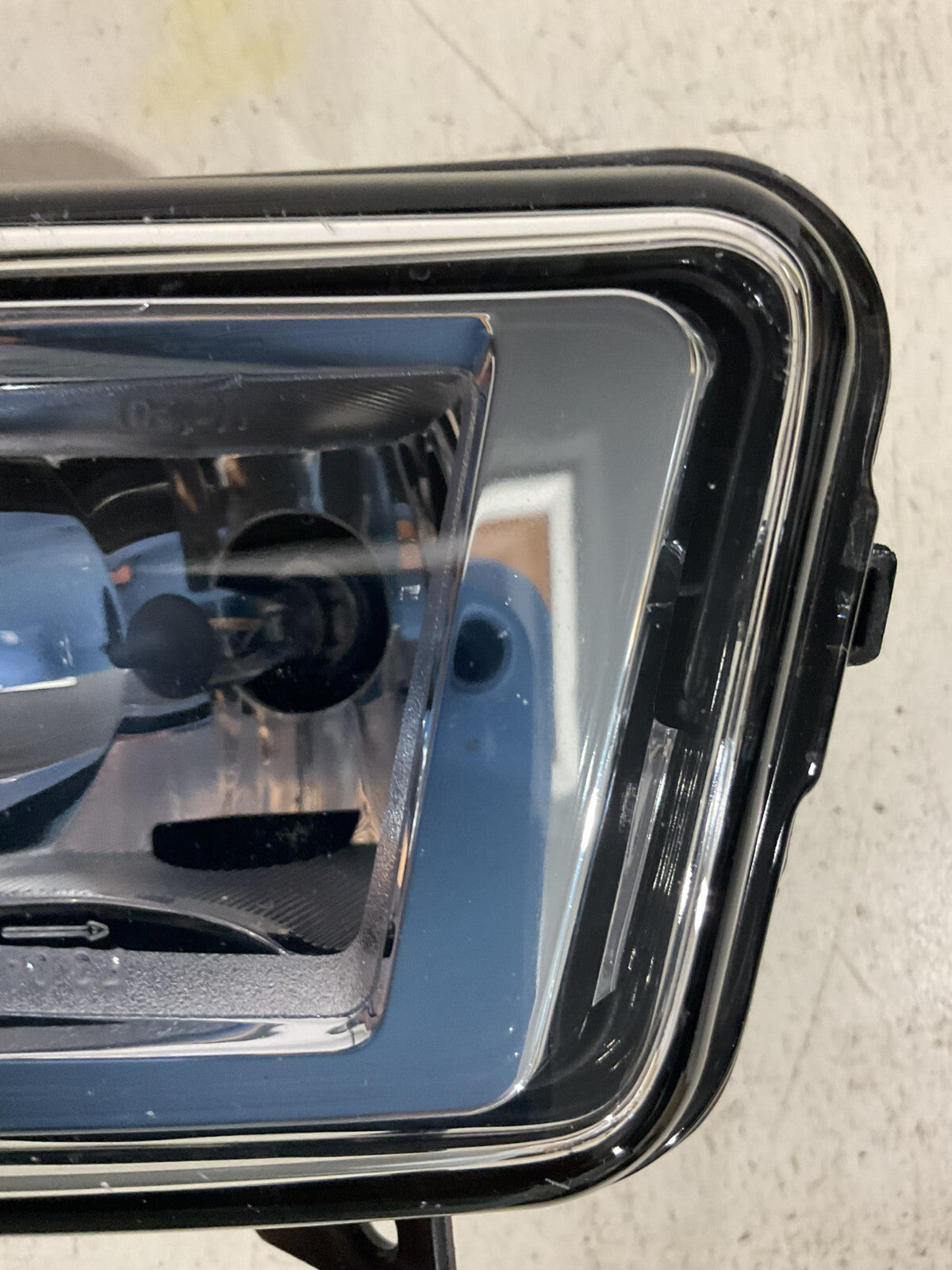 Fog light Damaged Right Passenger RH 2017 2019 Nissan Rogue 90078637 OEM