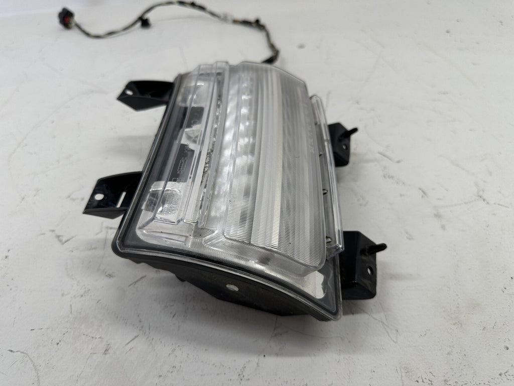 Tail light Damaged Driver LH Jeep Wrangler Gladiator 2018-2024 55112885AG OEM