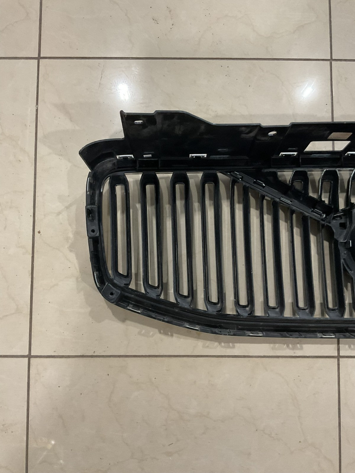 Grille Grill 2018-2023 Volvo XC60 31425537 OEM